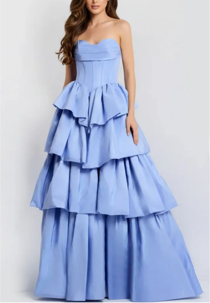 Glamorous Taffeta Ball Gown Sweetheart Neck Strapless Open Back Tiered Ruffle Floor-Length Evening Dress for Formal Events
