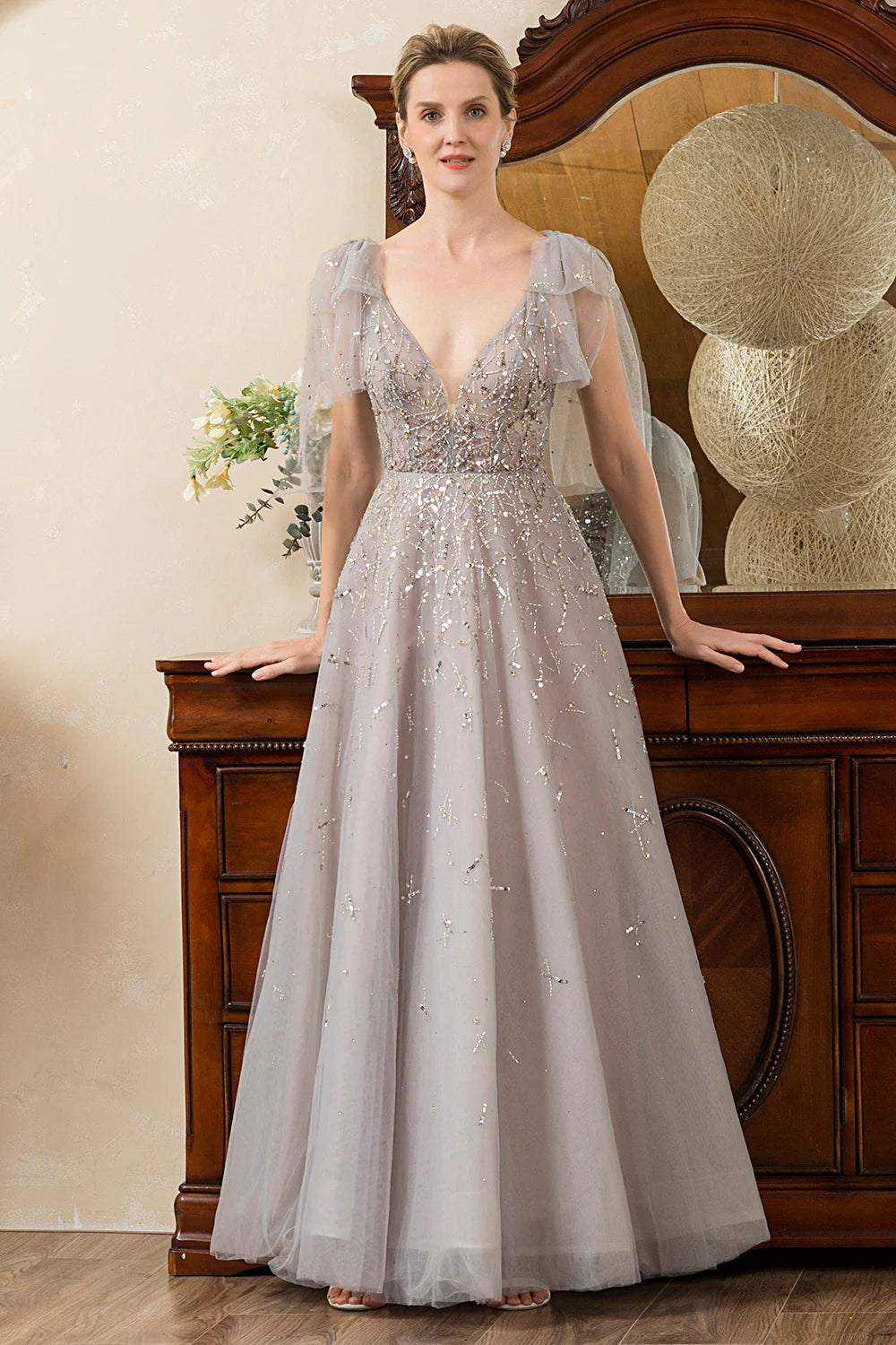 Glamorous Voluminous A-Line Deep V-Neck Tulle Short Sleeve Open Back Maxi Mother of the Bride Dress