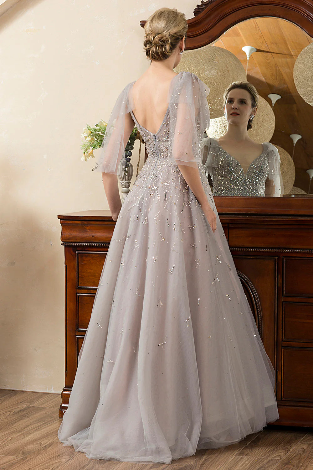 Glamorous Voluminous A-Line Deep V-Neck Tulle Short Sleeve Open Back Maxi Mother of the Bride Dress