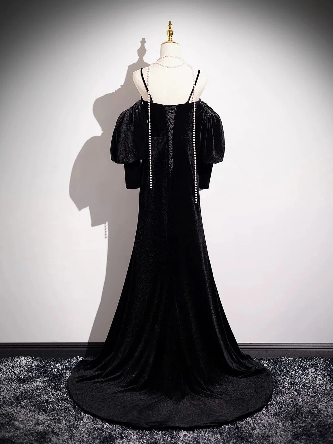 Gothic Velvet Mermaid Sweetheart Neck Spaghetti Strap Cold Shoulder Lace-Up Back Prom Dresses