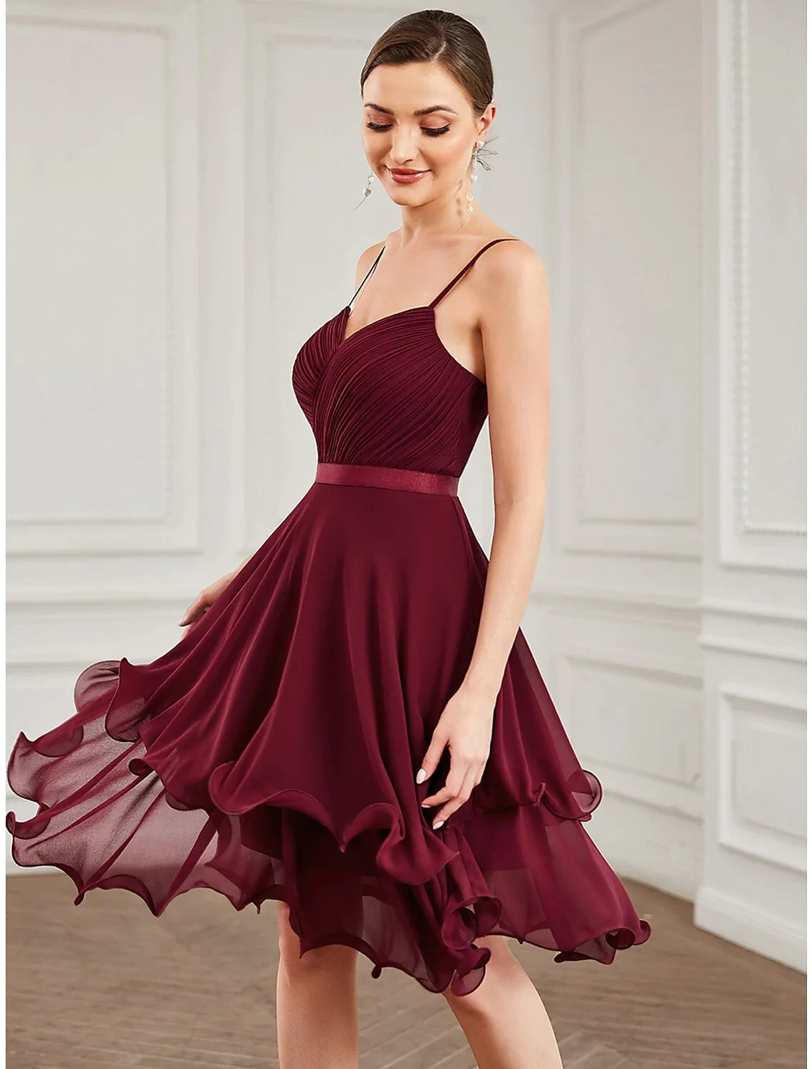 Graceful Chiffon A-Line Sweetheart Spaghetti Strap Low Back Short Homecoming Dresses