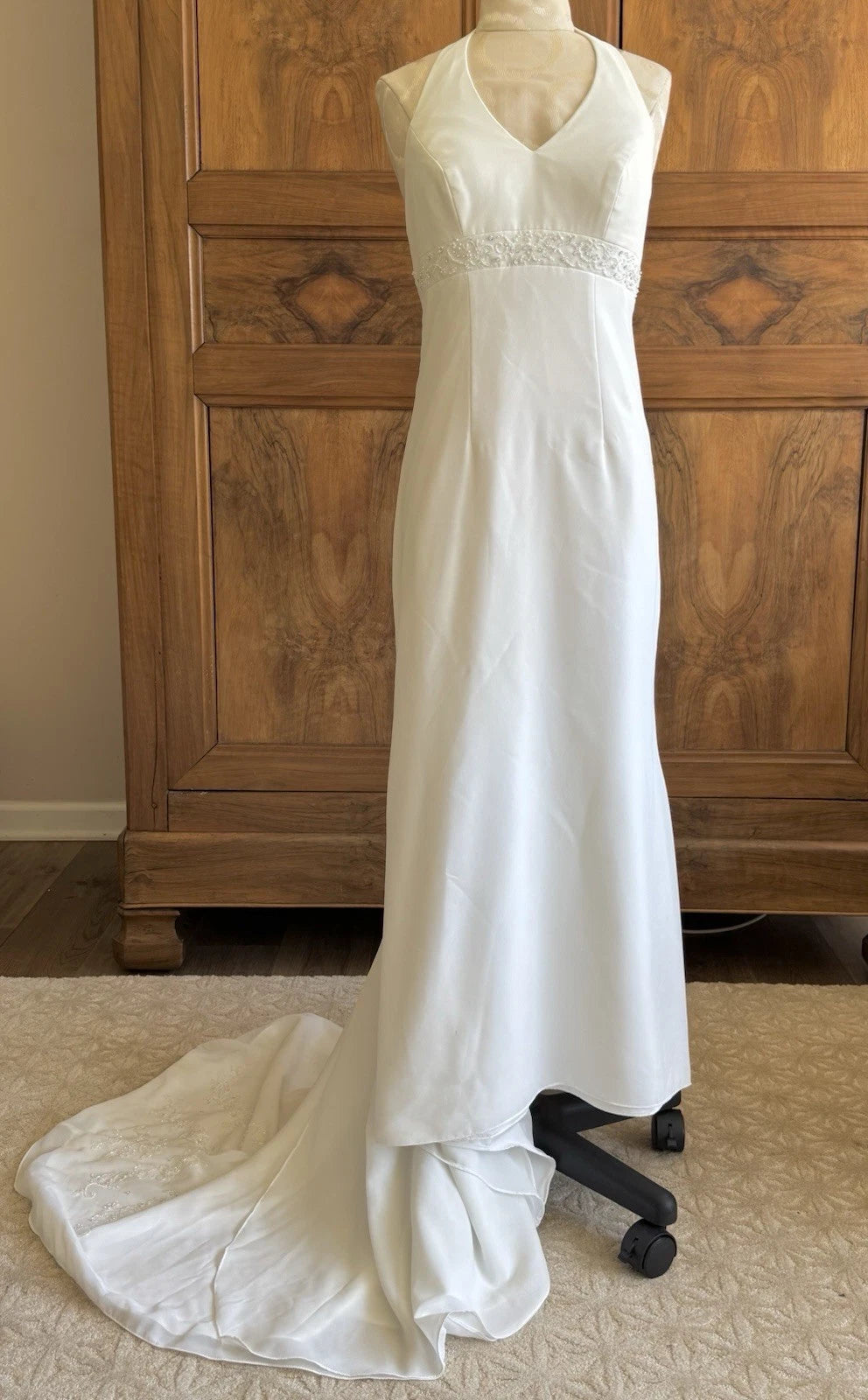 Ivory Chiffon Halter V-neck Beaded Waist Mermaid Embroidered Chapel Train Wedding Dresses