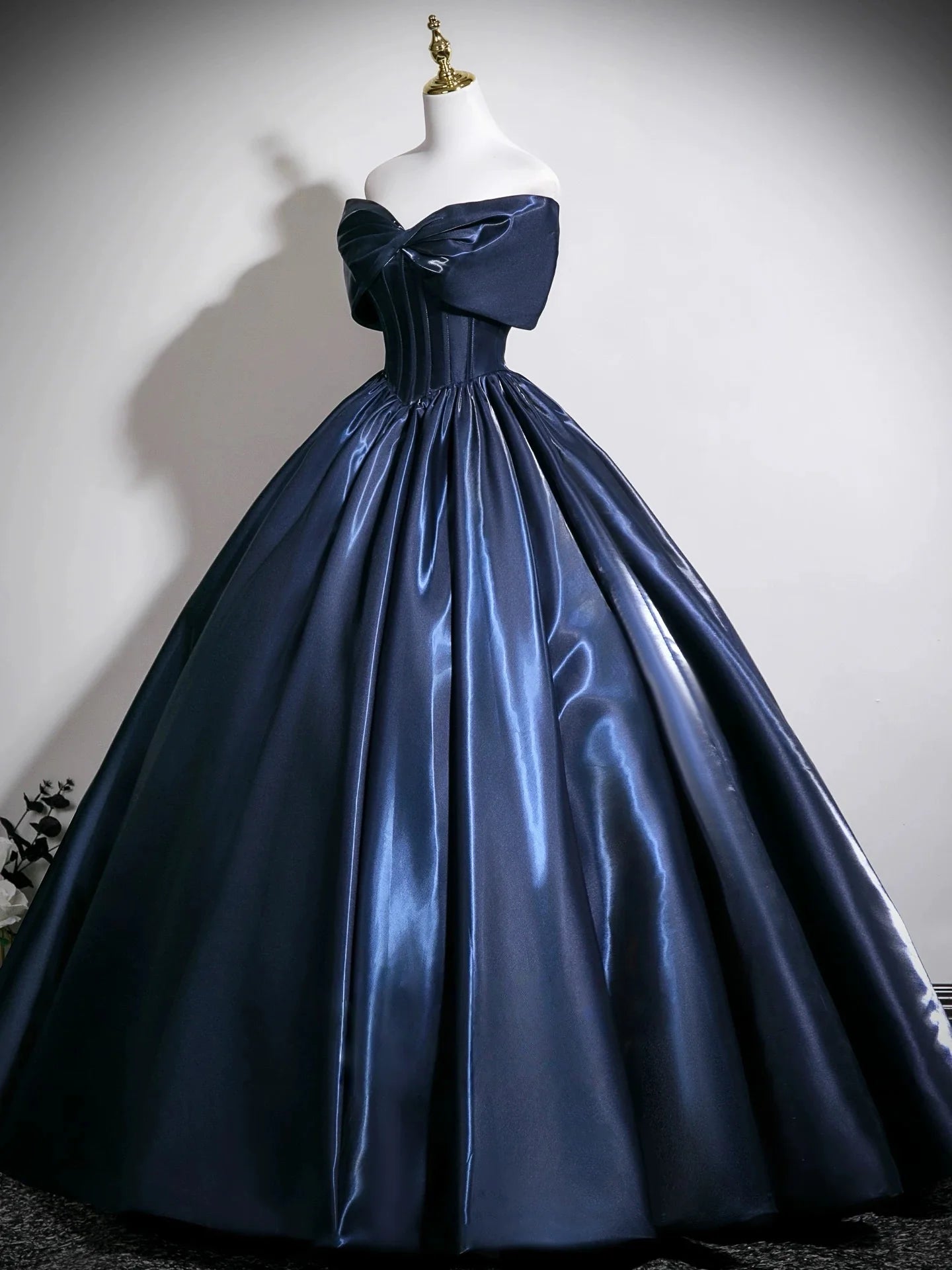 Luxe Dramatic Fitted Ball Gown Off-the-Shoulder Sleeveless Back Lace-Up Floor-Length Prom Dresses