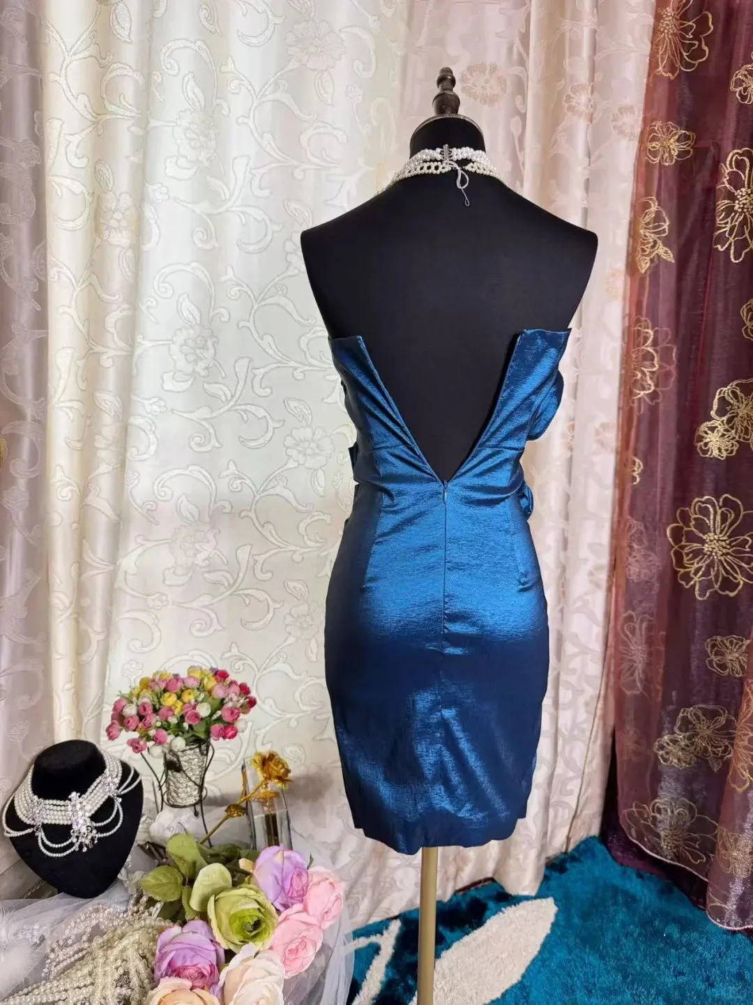 Luxury Bodycon Strapless Origami Bust Deep V Back Floral Appliqué Satin Mini Homecoming Dress