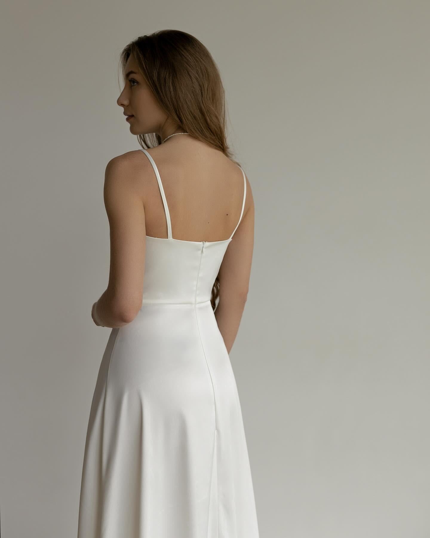 Minimalist Satin A-Line Sweetheart Neck Spaghetti Strap Side Slit Evening Dress