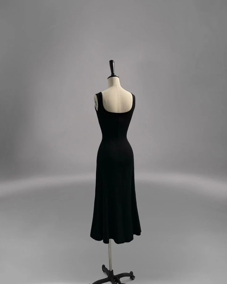Minimalist Sweetheart Neck Sleeveless Form-Fitting Midi Prom Dress