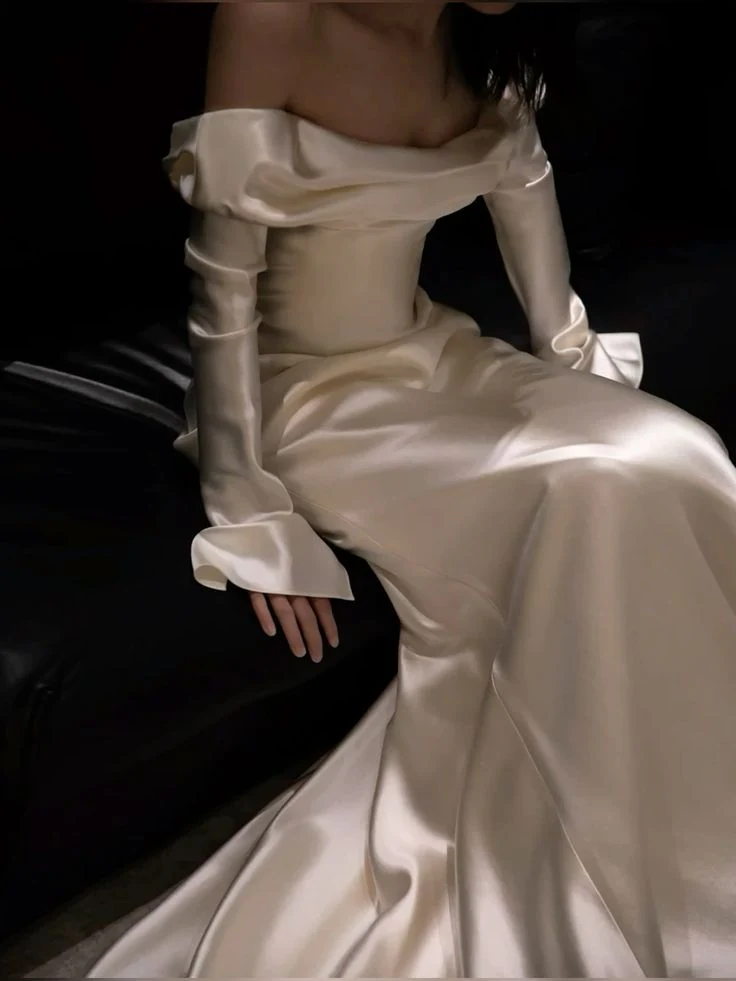 Opulent Off-the-Shoulder Long Sleeve Mermaid Floor Length Prom Dress
