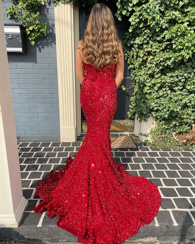 Shimmering Red Sequin Mermaid Strapless Sweetheart Prom Dress with Flared Train