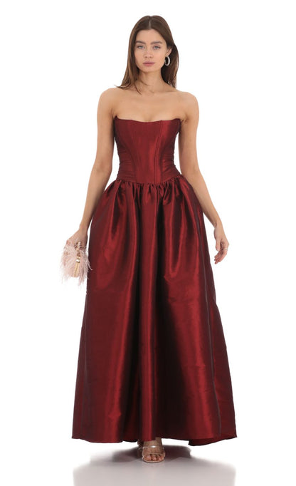 Regal Strapless Sweetheart Neck Burgundy Taffeta Evening Dress with Lace-Up Back & Full A-Line Skirt