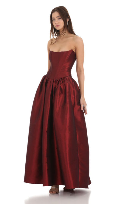 Regal Strapless Sweetheart Neck Burgundy Taffeta Evening Dress with Lace-Up Back & Full A-Line Skirt