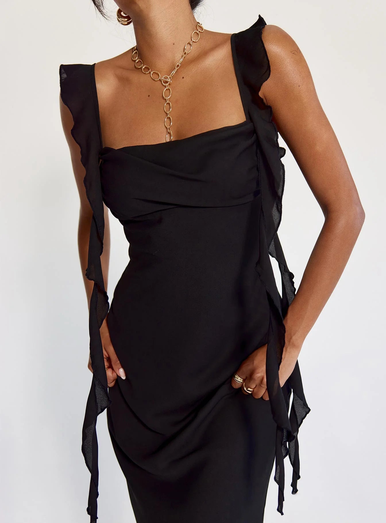 Romantic Form-Fitting Square Neck Ruffle Strap Open Back Maxi Evening Dress