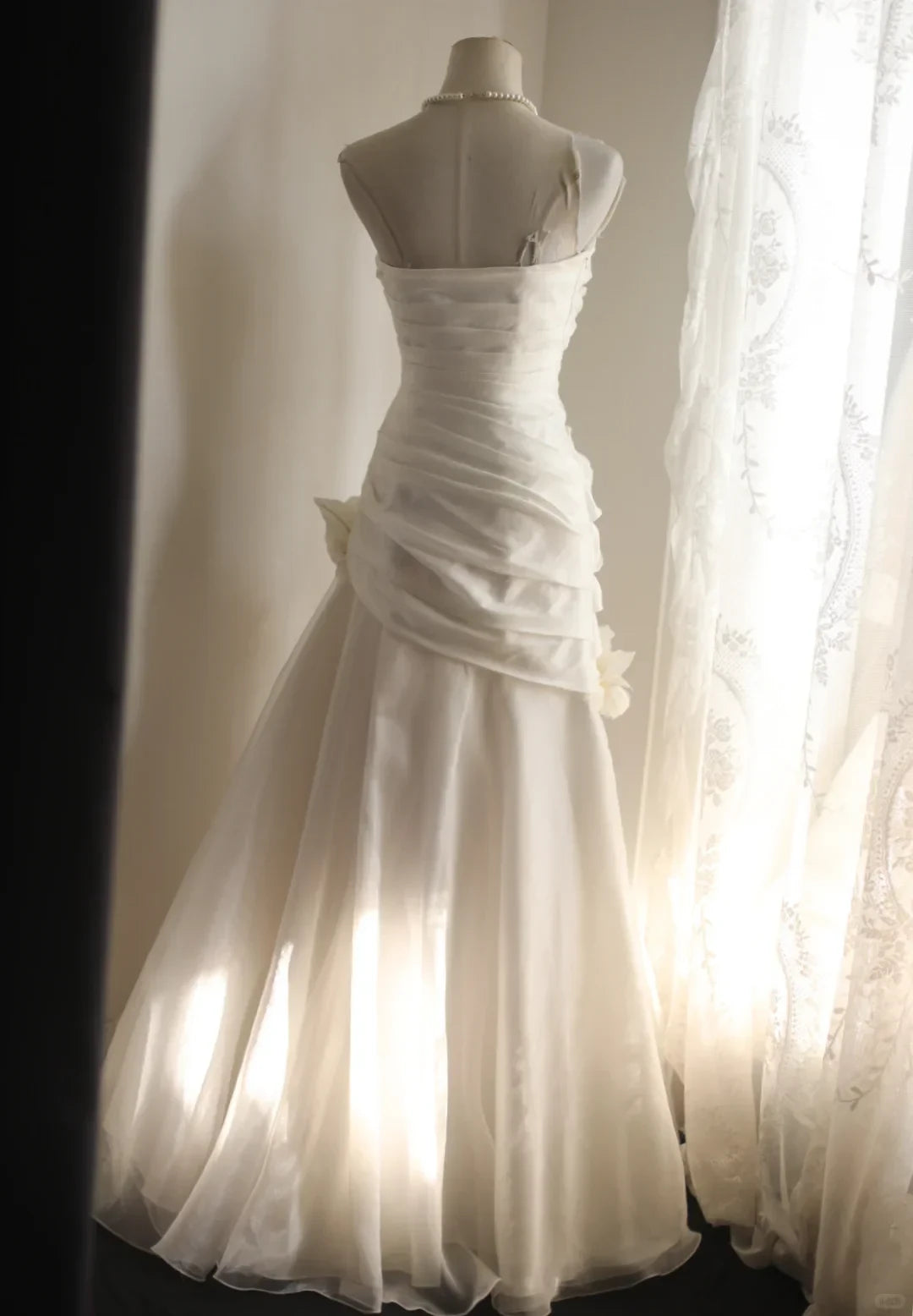 Romantic Off-Shoulder Floral Satin Tulle Ball Gown Sweetheart Lace-Up Back Floor-Length Wedding Dresses