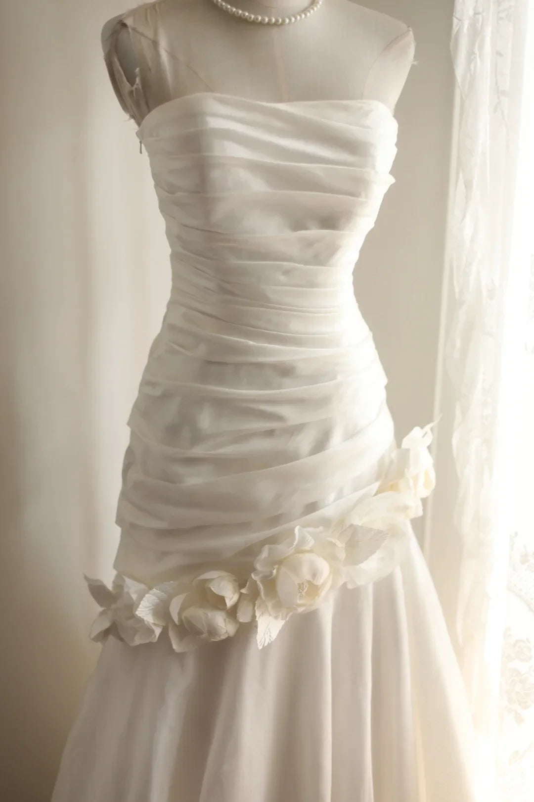 Romantic Off-Shoulder Floral Satin Tulle Ball Gown Sweetheart Lace-Up Back Floor-Length Wedding Dresses