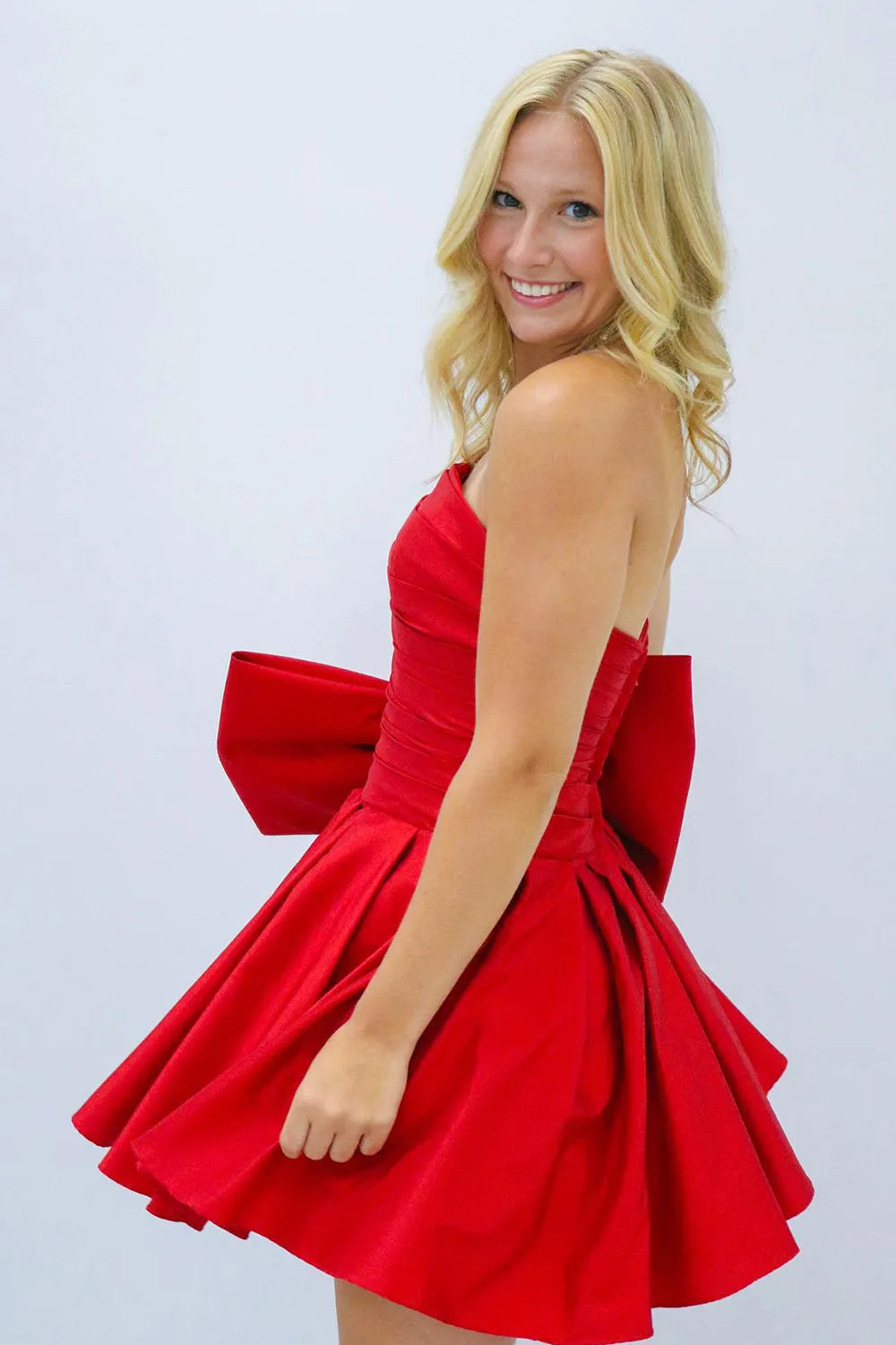 Satin A-Line Strapless Straight Neck Ruched Back Bow Short Length Homecoming Dresses