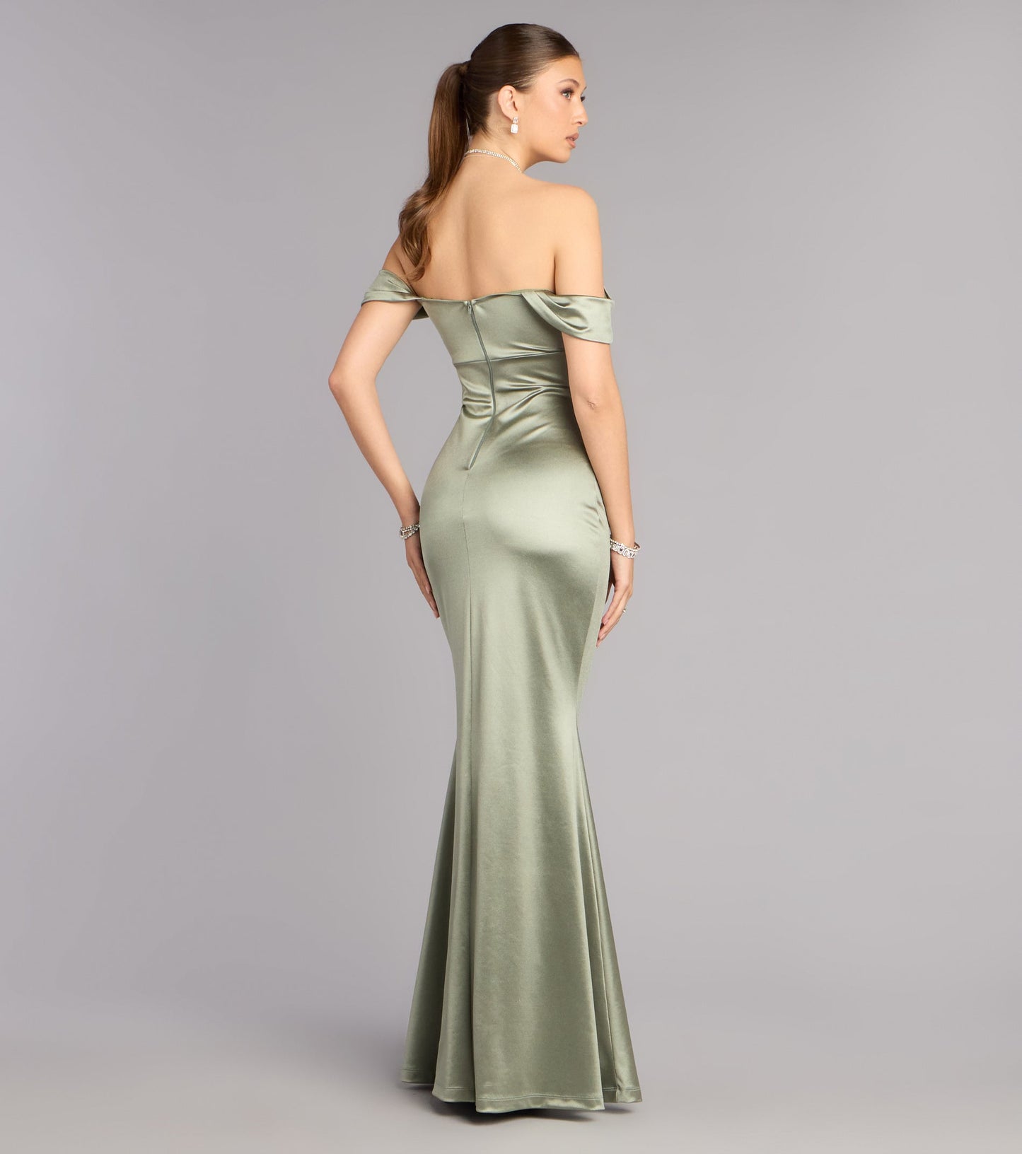 Elegant Satin Mermaid Off-Shoulder Sweetheart Ruched Floor-Length Evening Gown