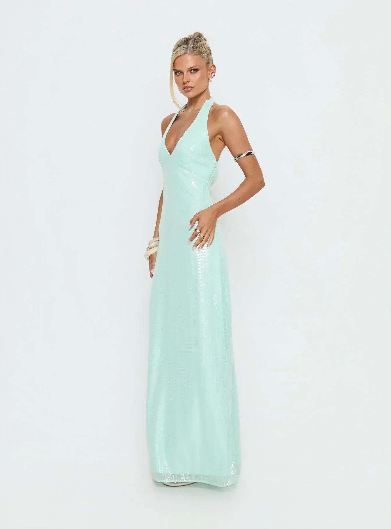 Shimmering Sequin Sheath Halter V-Neck Sleeveless Open Tie-Back Floor-Length Evening Dresses