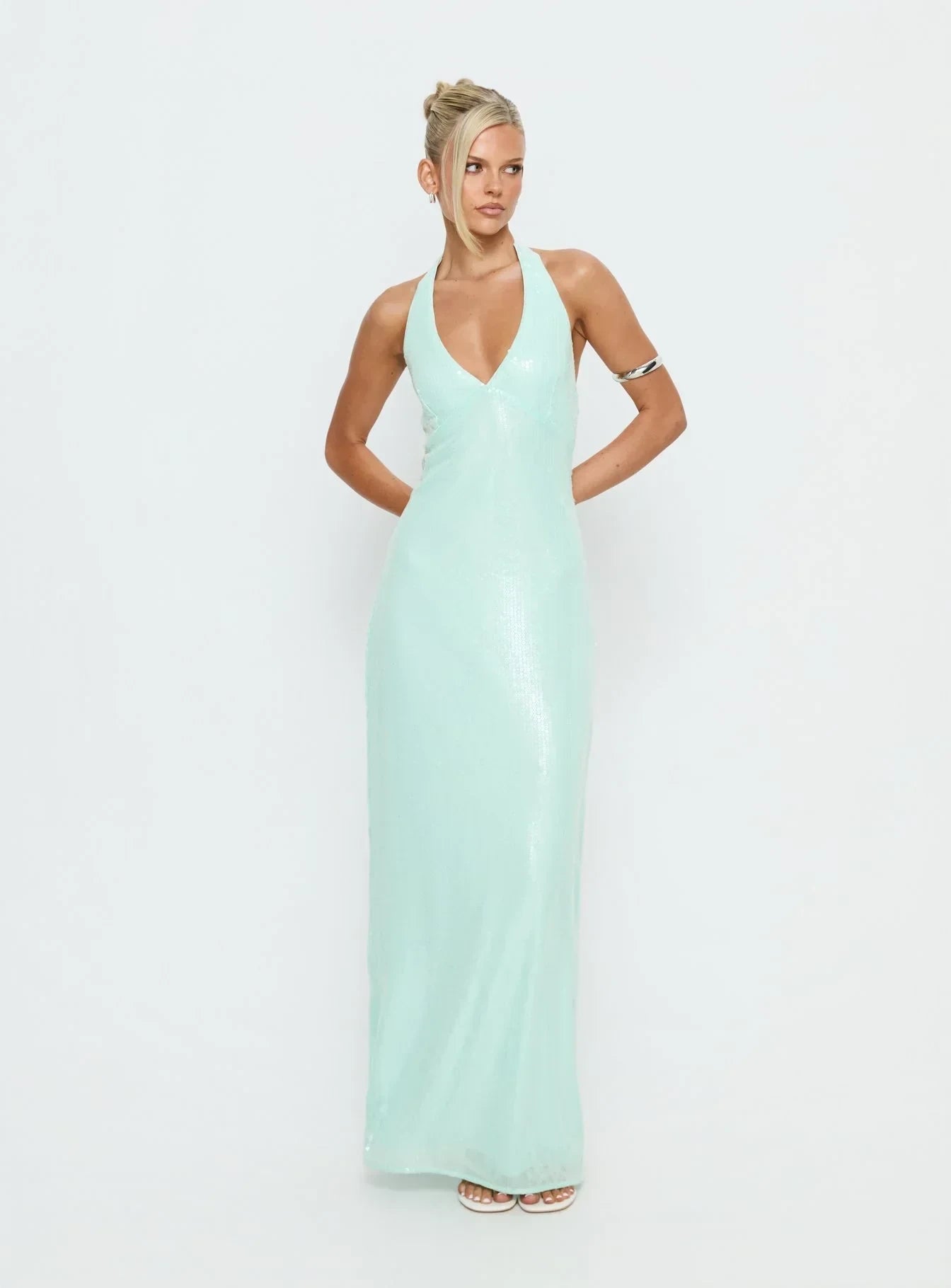 Shimmering Sequin Sheath Halter V-Neck Sleeveless Open Tie-Back Floor-Length Evening Dresses