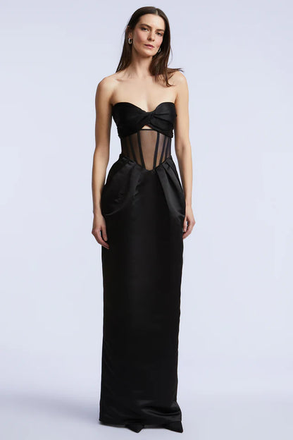Sleek Black Satin Fitted Strapless Sweetheart Neck Floor-Length Evening Dresses