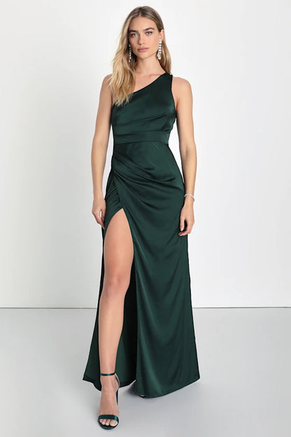 Sleek Satin Evening Dresses with One-Shoulder Neckline, Ruched Waist Detail, Daring High Slit and Form-Fitting Maxi Silhouette Formal Gown