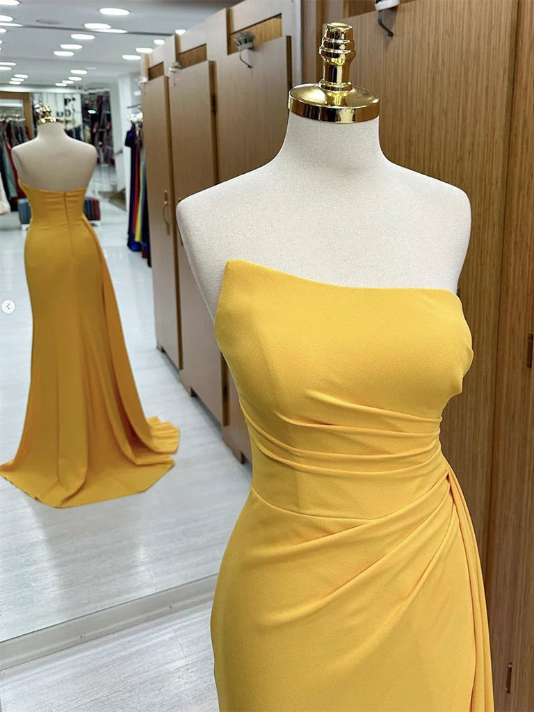 Sleek Strapless Ruched Floor-Length Mermaid Formal Prom Dress