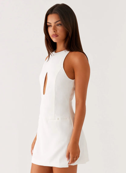 Sleek Satin Sheath Halter Keyhole Neck Sleeveless High Back Zipper Mini Homecoming Dresses