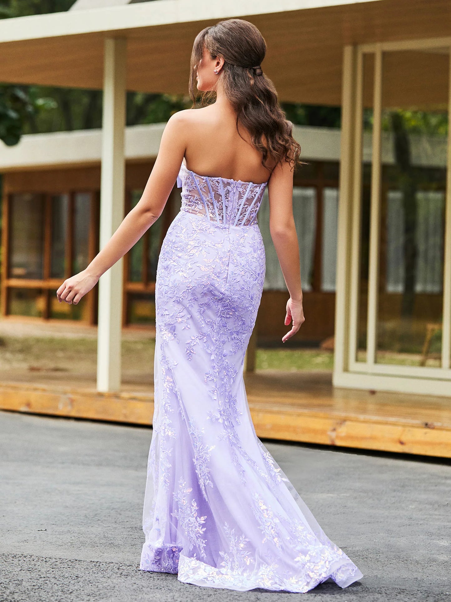 Sleek mermaid strapless sweetheart lace-bodice large-bow floor-length evening dress