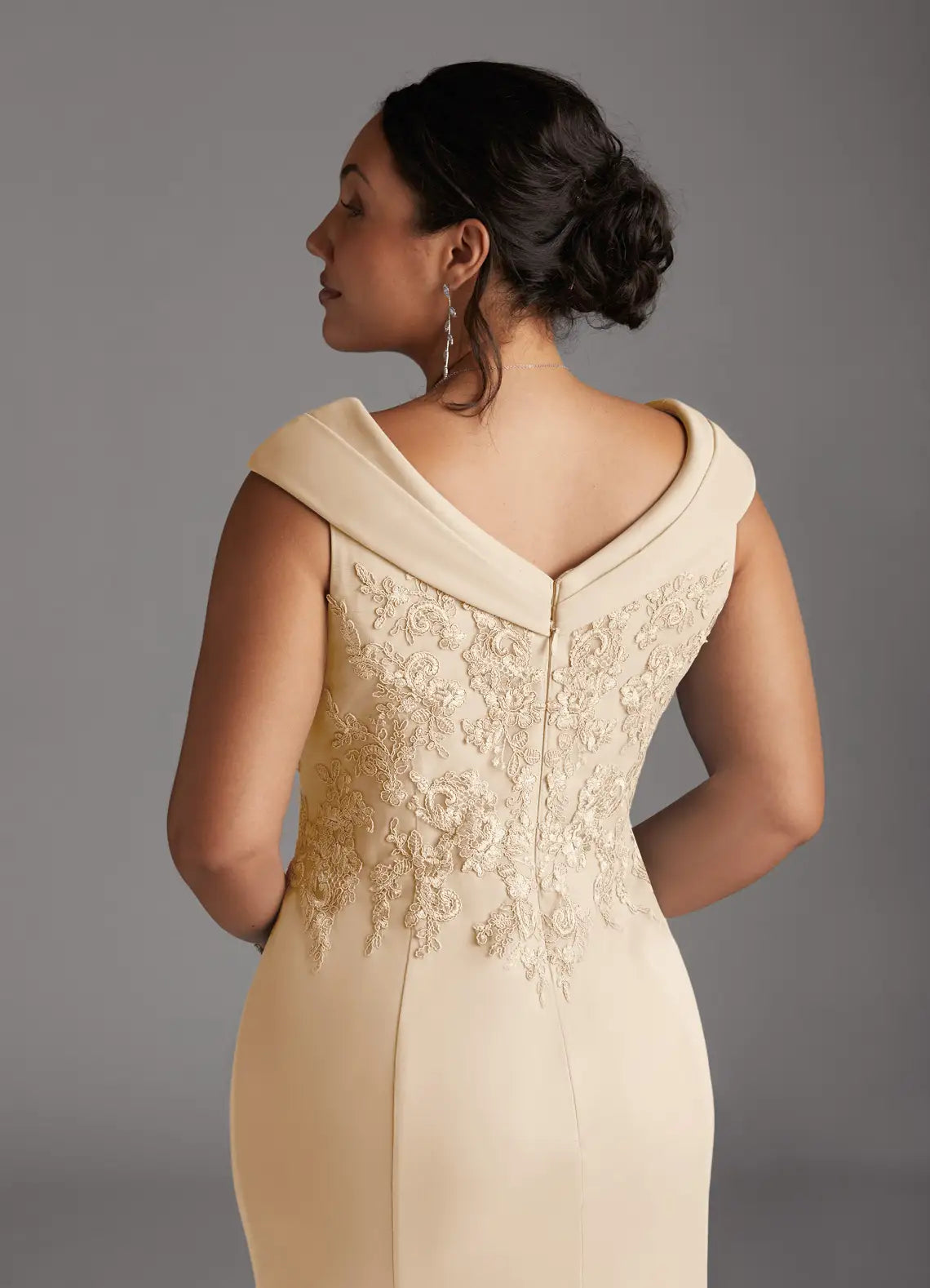 Sophisticated A-Line V-Neck 3/4 Sleeve Lace Floor Length Mother of the Bride Dress