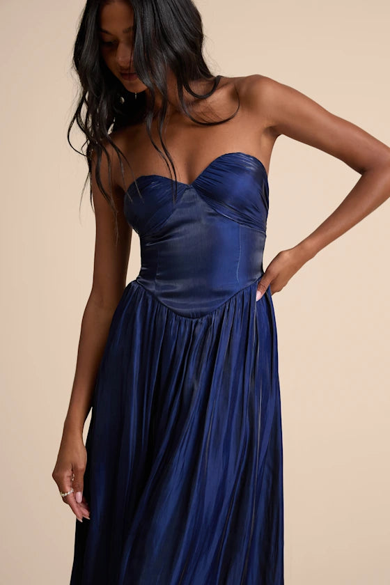 Strapless Evening Dresses with Sweetheart Neck, Structured Bodice and Flowing Pleated Skirt Formal Gown