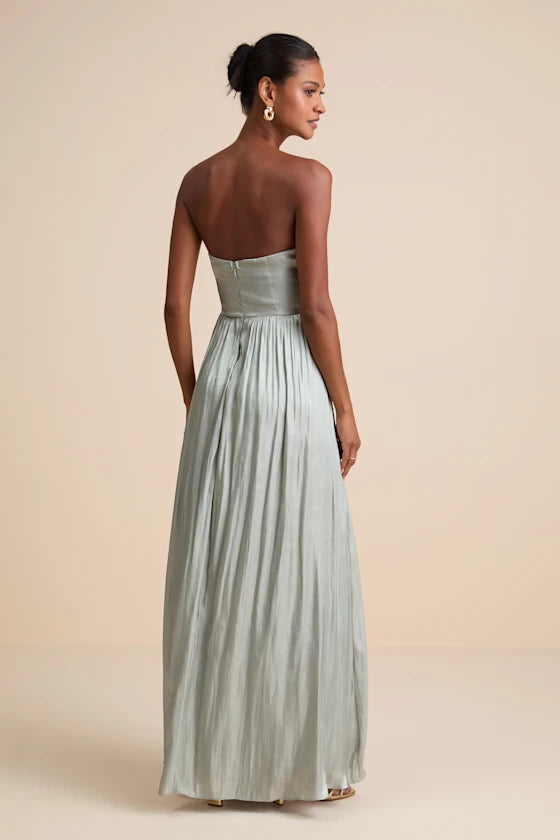 Strapless Evening Dresses with Sweetheart Neck, Structured Bodice and Flowing Pleated Skirt Formal Gown