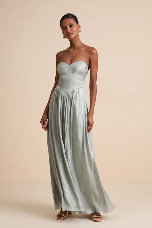 Strapless Evening Dresses with Sweetheart Neck, Structured Bodice and Flowing Pleated Skirt Formal Gown