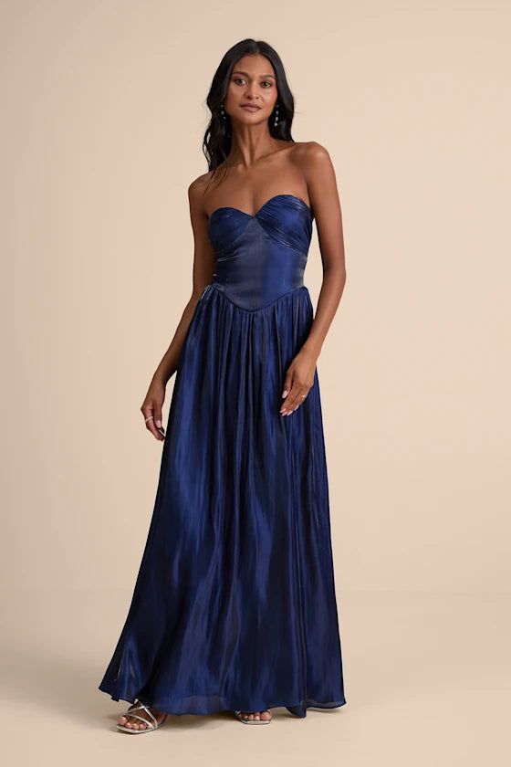 Strapless Evening Dresses with Sweetheart Neck, Structured Bodice and Flowing Pleated Skirt Formal Gown