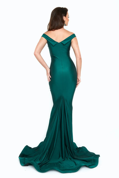 V-neck sleeveless backless pleated detail mermaid and floor length evening dress