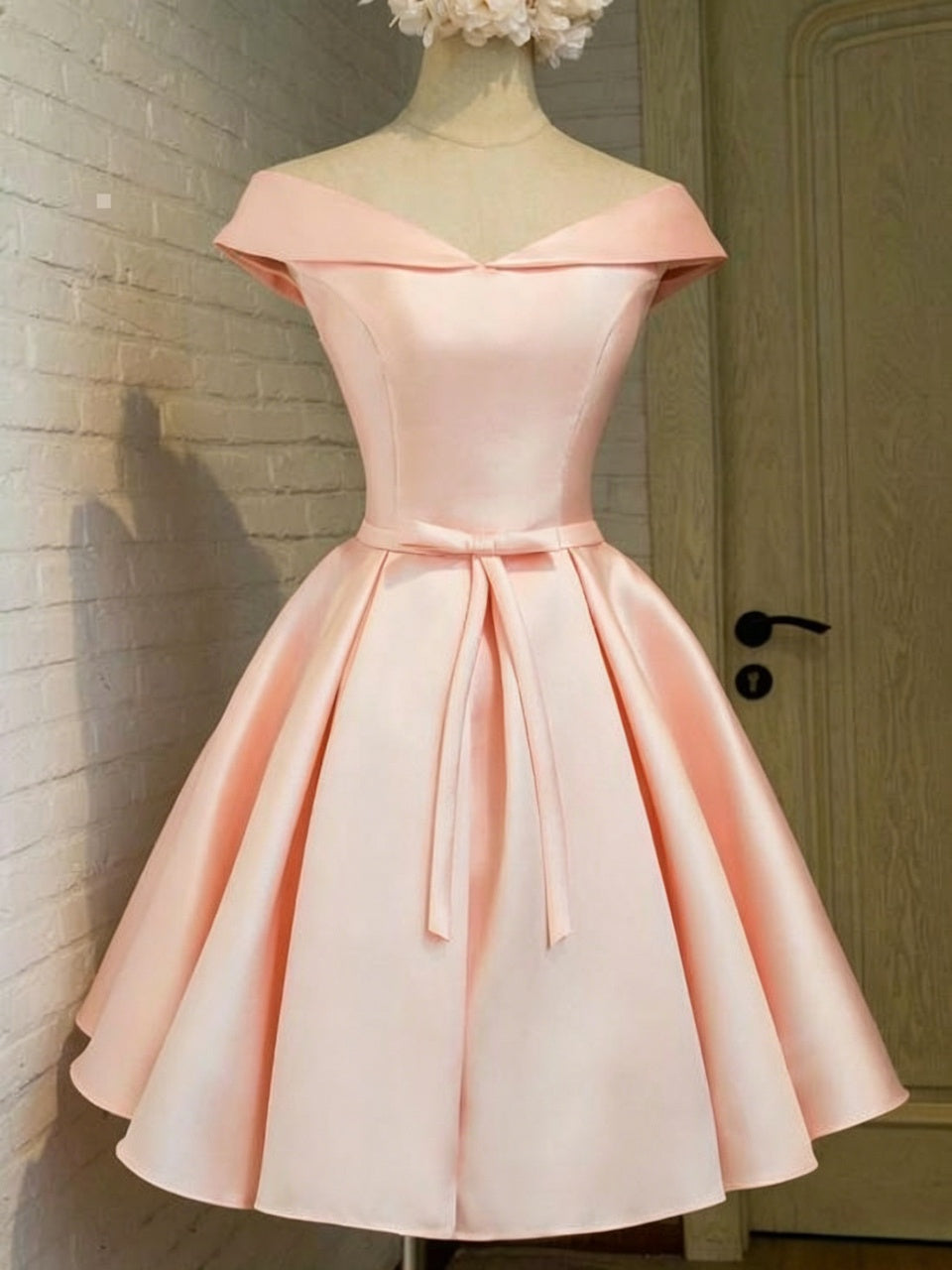 V Neck Spaghetti Strap Side Criss Cross Lace Up Bow Satin Skater Mini Homecoming Dresses