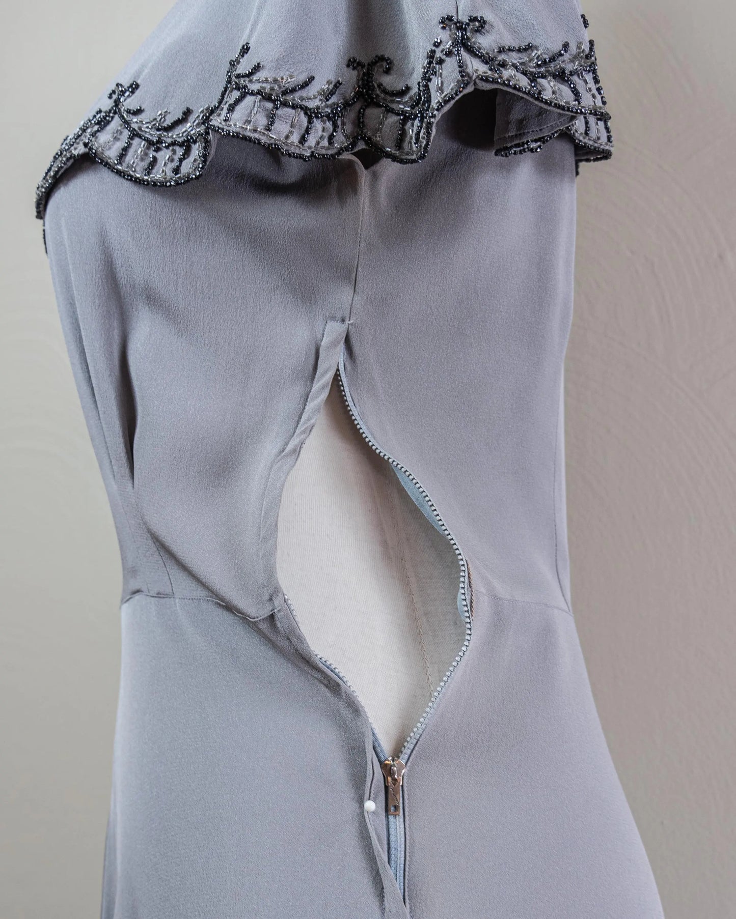 Vintage-Inspired Satin Evening Dress with Beaded Capelet Collar and Flowing Skirt
