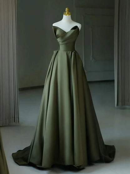 Voluminous ball gown strapless sweetheart lace-up back floor-length prom dress