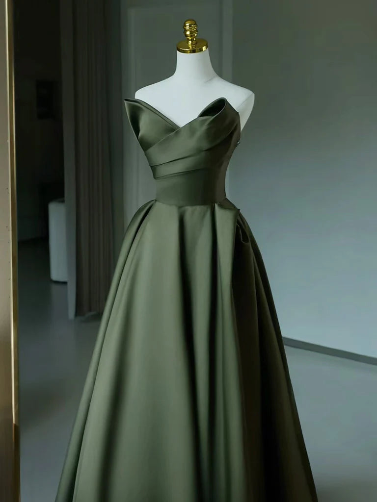 Voluminous ball gown strapless sweetheart lace-up back floor-length prom dress