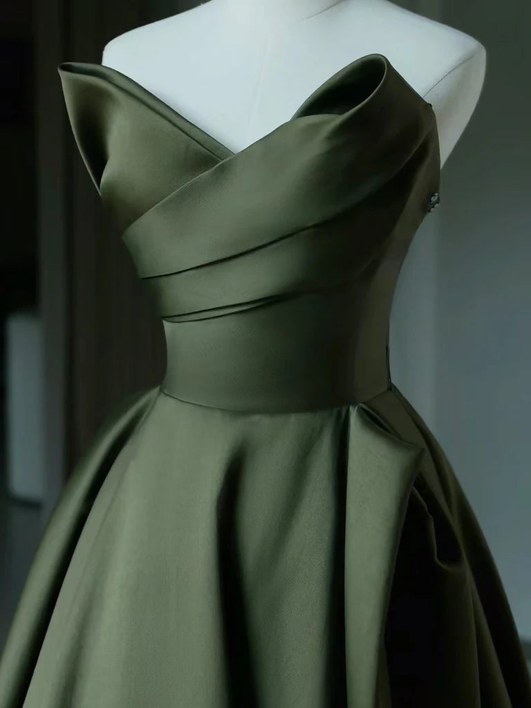 Voluminous ball gown strapless sweetheart lace-up back floor-length prom dress
