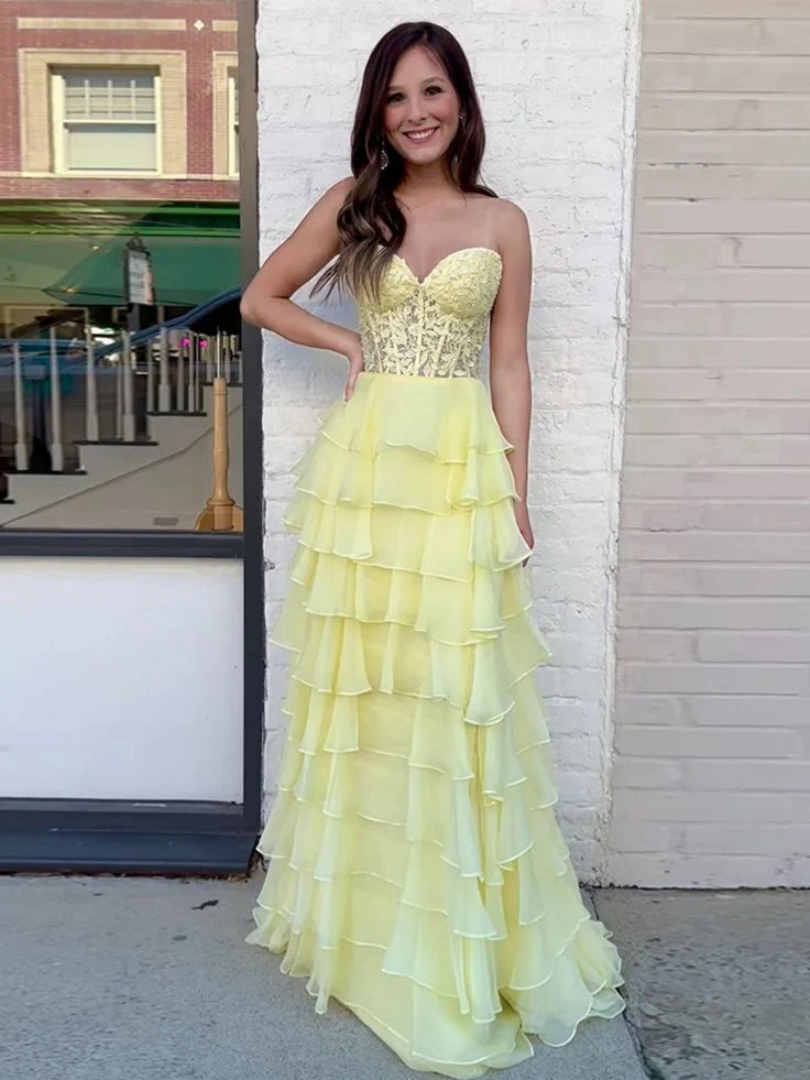 Whimsical Chiffon Ball Gown Sweetheart Strapless Tiered Lace-Up Floor-Length Prom Dress