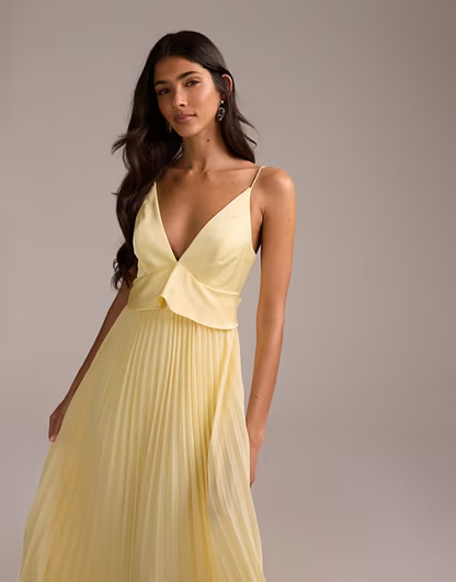 Romantic Pale Yellow V-Neck Spaghetti Strap Bow Back Pleated Bridesmaid Dress