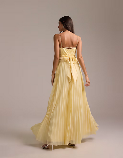 Romantic Pale Yellow V-Neck Spaghetti Strap Bow Back Pleated Bridesmaid Dress
