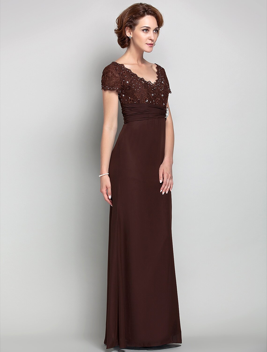 Sheath / Column Mother of the Bride Dress Vintage Inspired Scalloped Neckline V Neck Floor Length Chiffon Lace Short Sleeve with Ruched Sequin Crystal Brooch