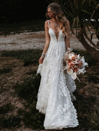 Beach Sexy Boho Wedding Dresses A-Line Sweetheart Camisole Spaghetti Strap Court Train Lace Outdoor Bridal Gowns With Appliques Split Front Summer
