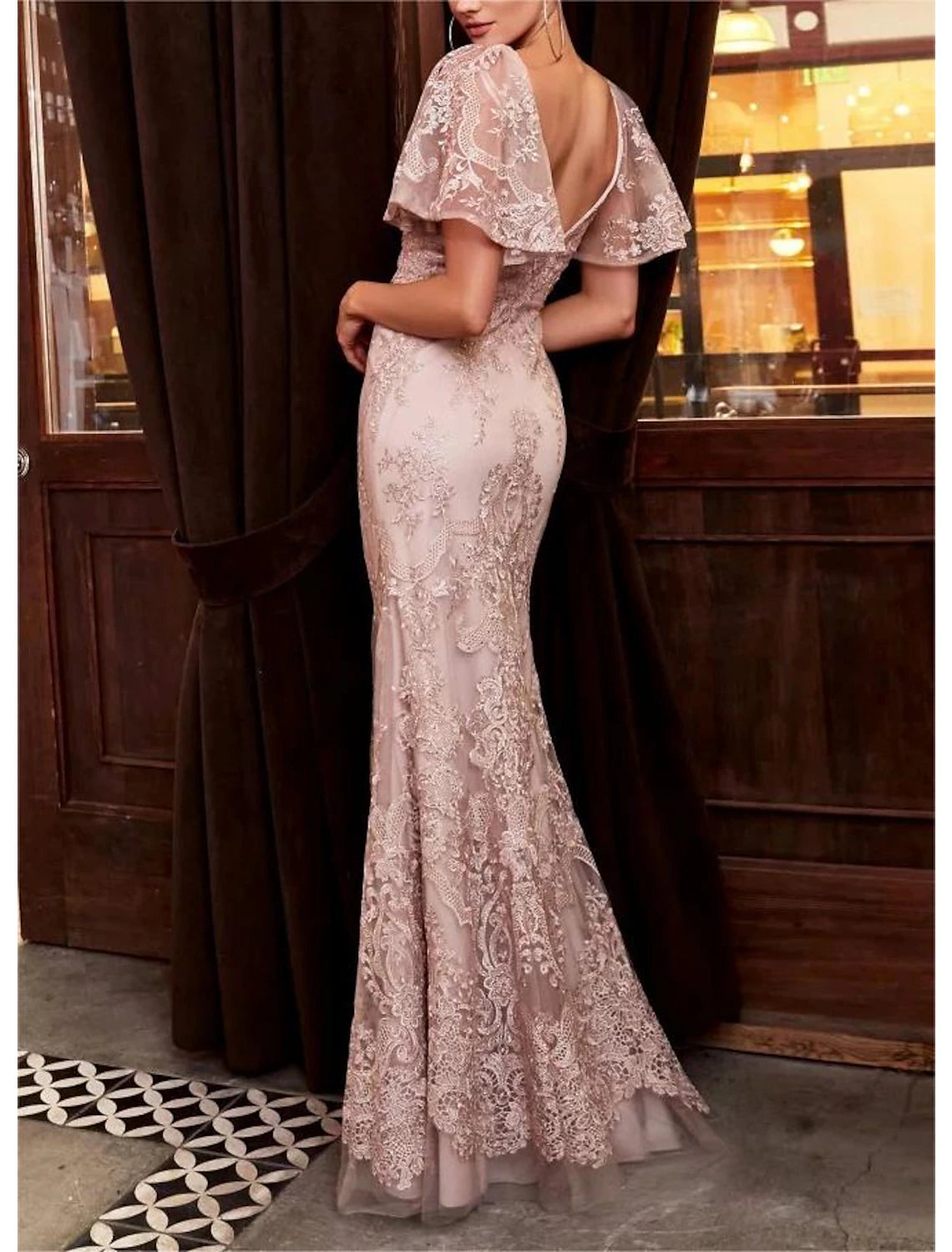 Mermaid / Trumpet Mother of the Bride Dress Formal Wedding Guest Elegant V Neck Floor Length Lace Tulle Short Sleeve with Lace Beading Embroidery