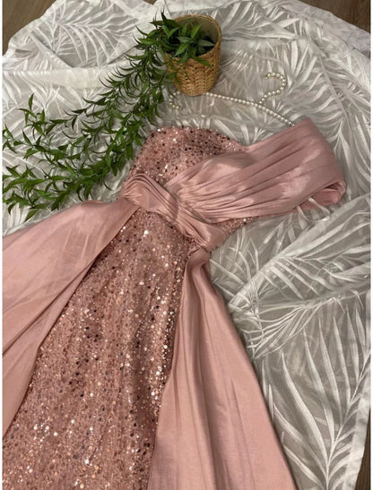 Sheath / Column Evening Gown Elegant Dress Formal Sweep / Brush Train Short Sleeve One Shoulder Satin with Ruched Sequin