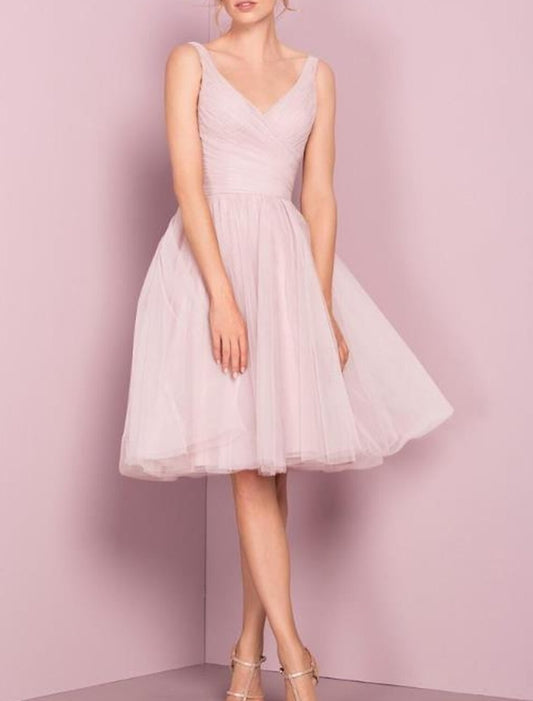 A-Line Bridesmaid Dress V Neck Sleeveless Elegant Knee Length Tulle with Pleats