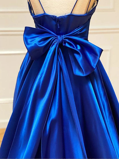 A-Line/Princess Satin Bowknot V-neck Sleeveless Court Train Dresses