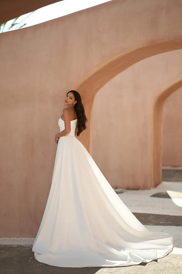 Palace drag train shoulder pleated satin wedding dress