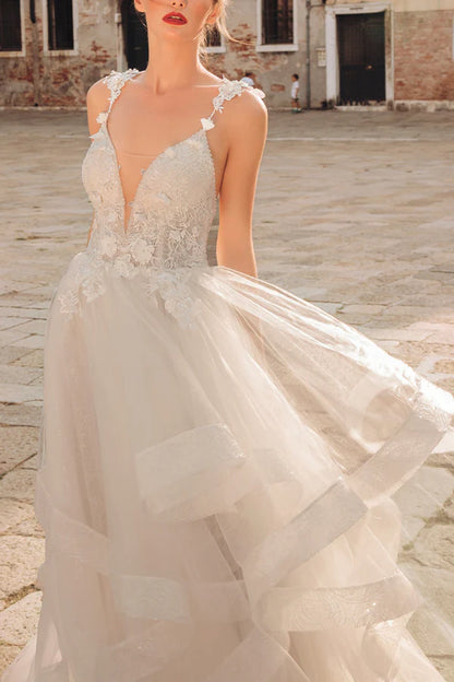 A-line V-neck lace decal with ruffled edges in rural style wedding dress