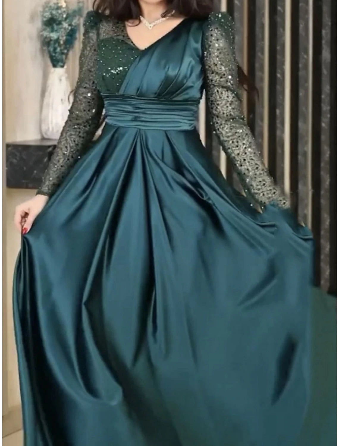 A-Line Evening Gown Elegant Dress Formal Sweep / Brush Train Long Sleeve V Neck Satin with Pleats Ruched Sequin
