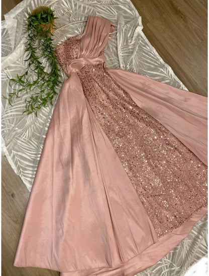 Sheath / Column Evening Gown Elegant Dress Formal Sweep / Brush Train Short Sleeve One Shoulder Satin with Ruched Sequin